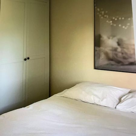 Sentrumsnaer Kjellerleilighet, Naer Sykehus Og Hogskole, Parkering Haugesund Esterno foto