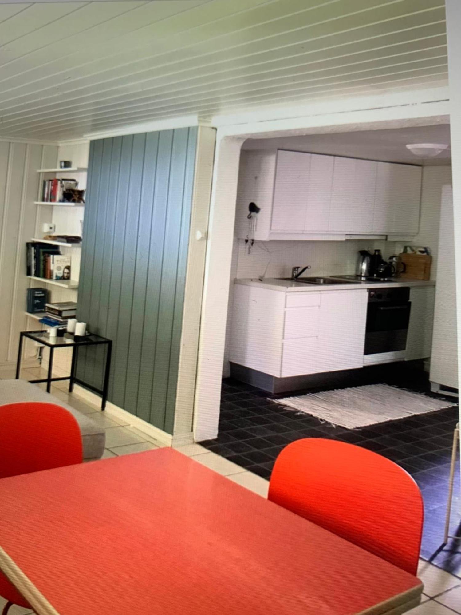 Sentrumsnaer Kjellerleilighet, Naer Sykehus Og Hogskole, Parkering Haugesund Esterno foto