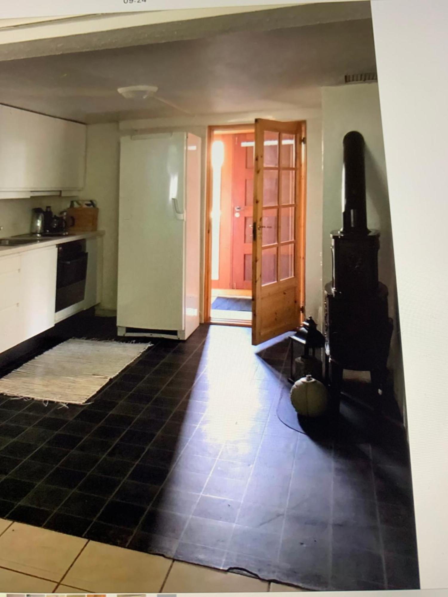 Sentrumsnaer Kjellerleilighet, Naer Sykehus Og Hogskole, Parkering Haugesund Esterno foto