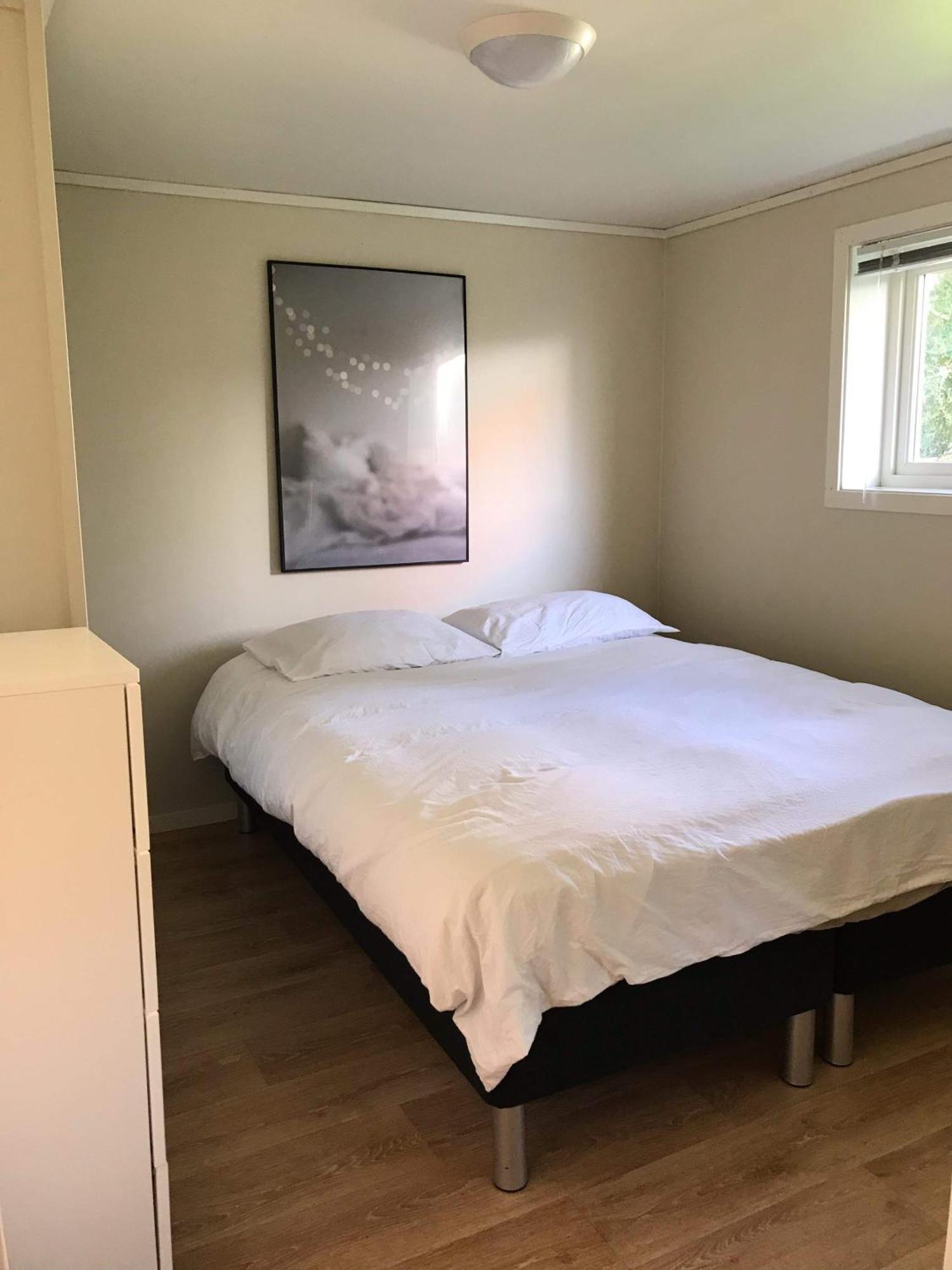 Sentrumsnaer Kjellerleilighet, Naer Sykehus Og Hogskole, Parkering Haugesund Esterno foto